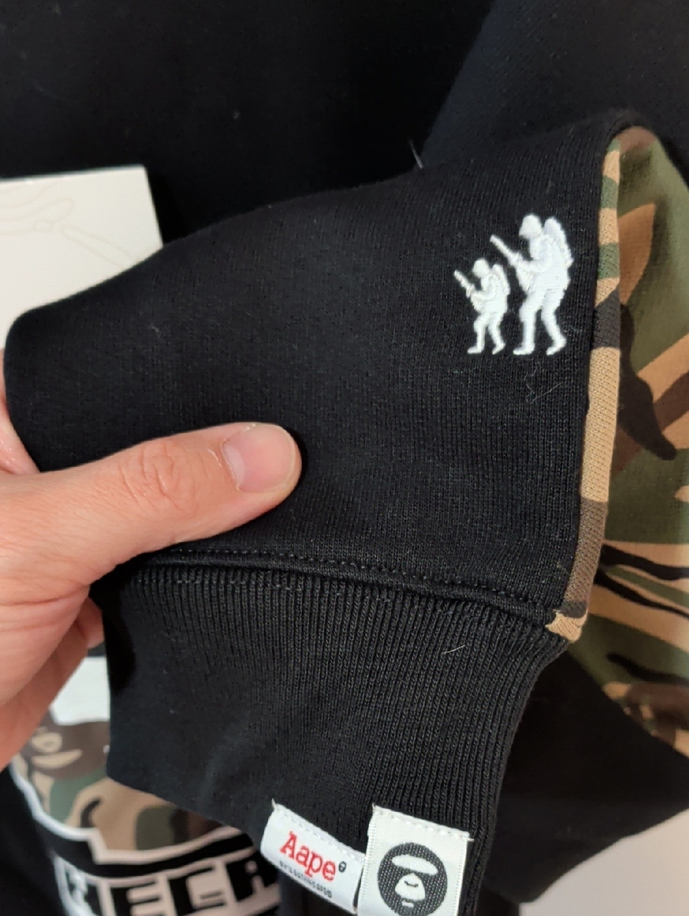 New AAPE X Minecraft Camo Black Sweatshirt - Picture 9 of 12